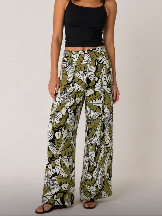 Haute Monde Pants - < Haute Monde Floral Tropical Print Wide Leg Pants >